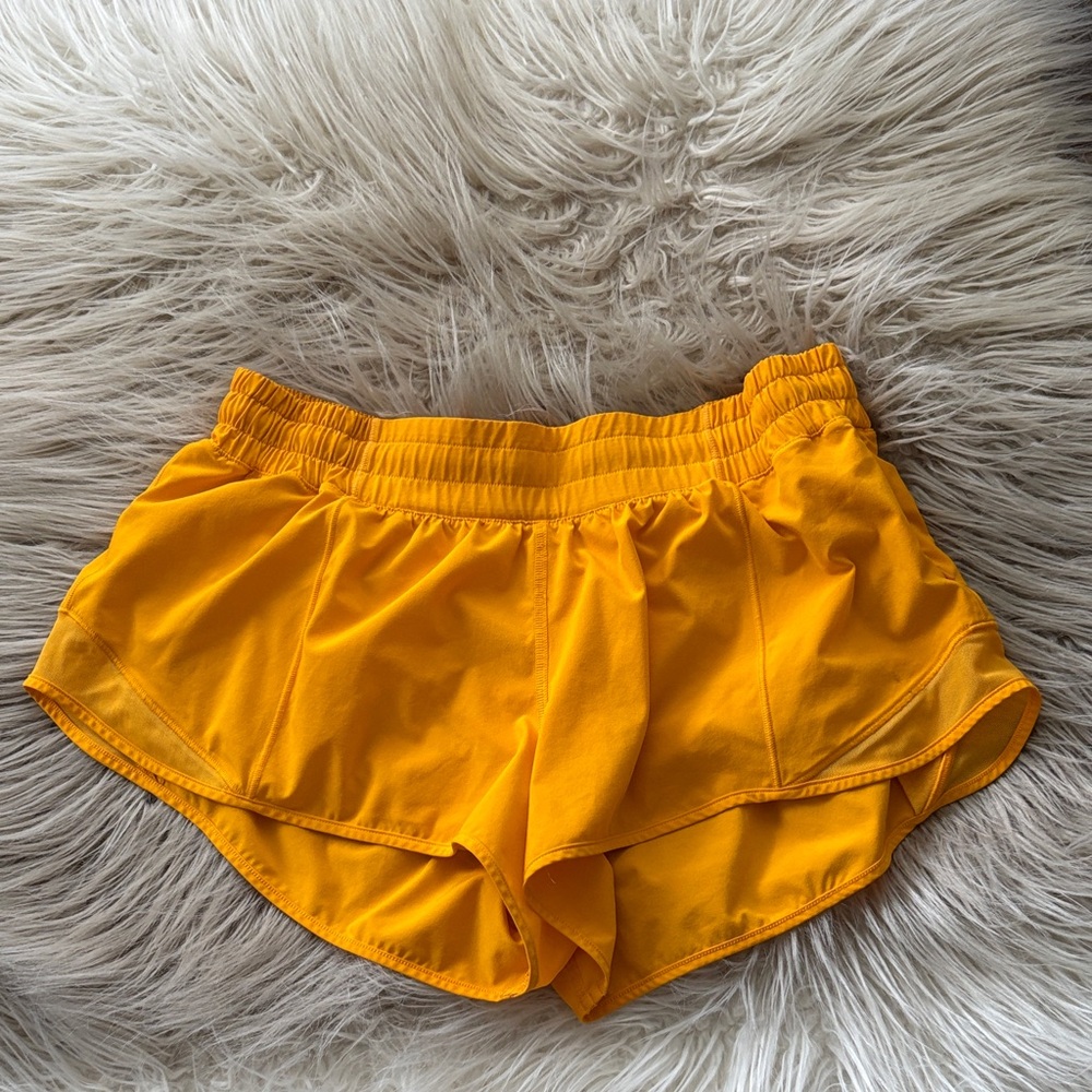 Lululemon hotty hot short sz 10